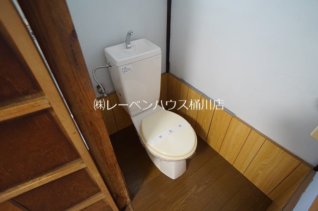 泉一丁目貸家 トイレ