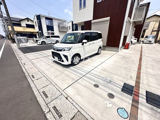 上尾市上貸家3号棟 駐車場
