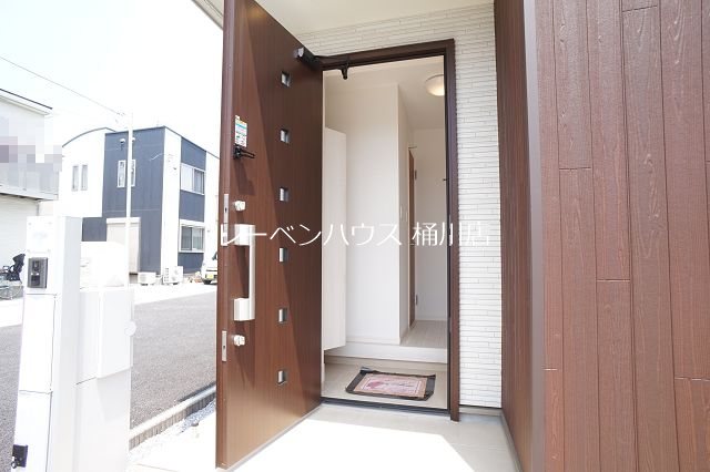上尾市上貸家3号棟 玄関