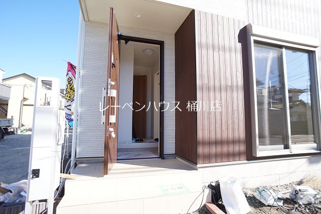 上尾市上貸家3号棟 玄関