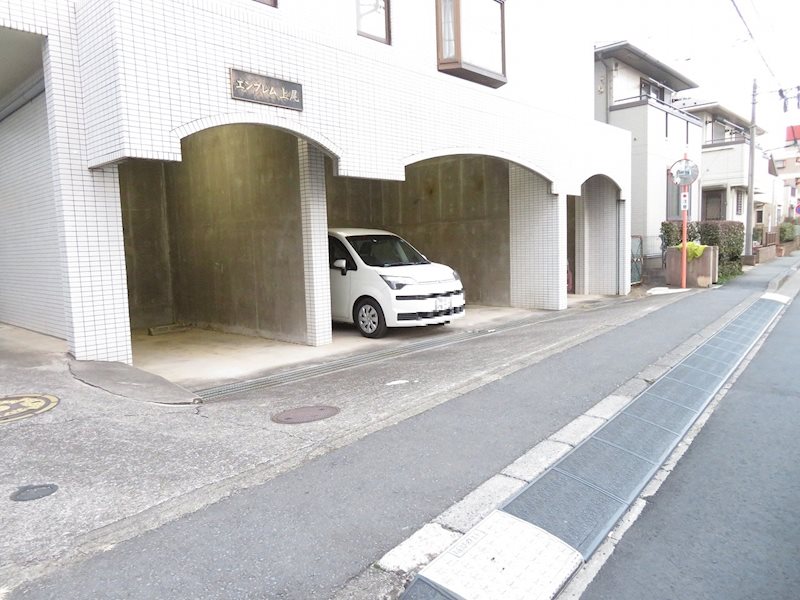 エンブレム上尾 駐車場