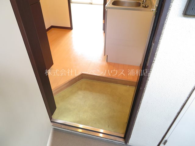 バージュアル浦和ウエスト 玄関
