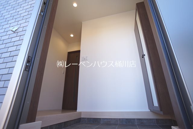 ライジングスクエア 玄関