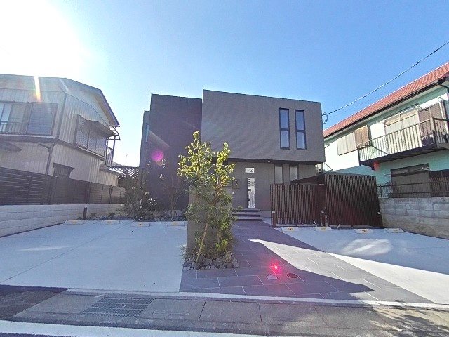 ルミエール大宮 駐車場