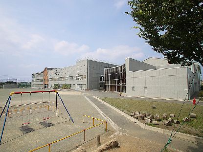 グラン・ホワイエ 小学校