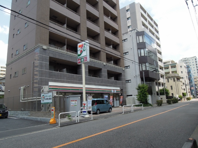 クレスコート岸町 コンビニ