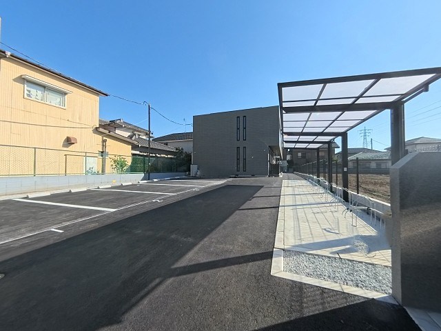 メゾンユイット 駐車場