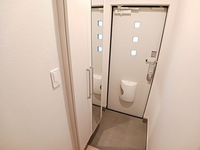 グリーン　フラット　B 玄関