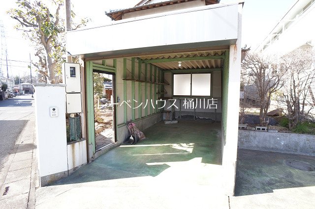 井戸木3丁目貸家 駐車場