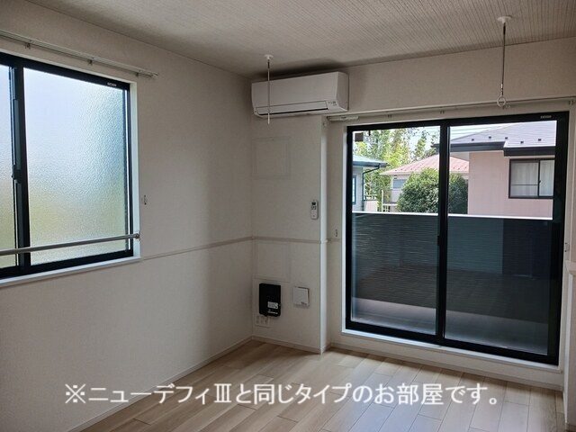 ヒカルサ西大宮 リビング