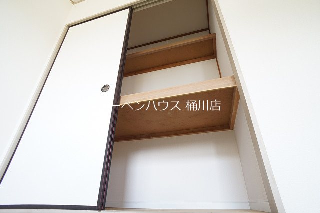マロンハイツC 収納