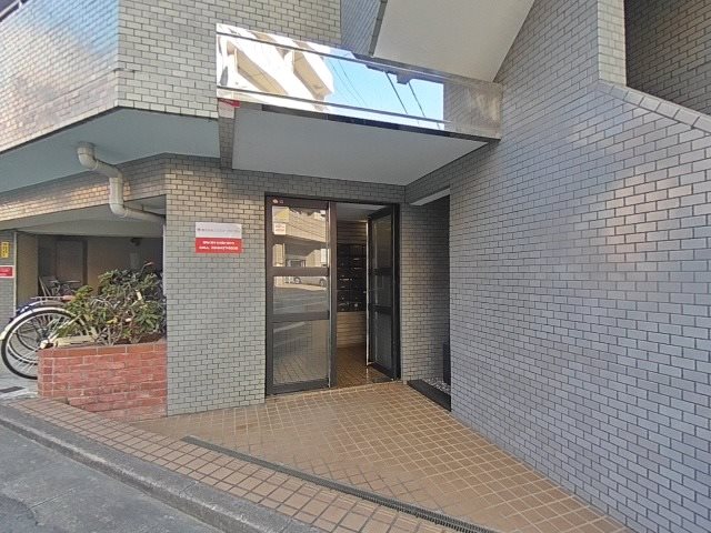 コスモスパジオ浦和常盤 エントランス