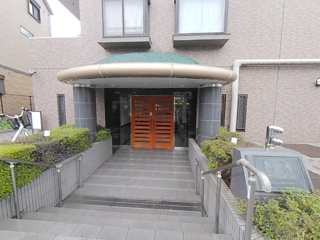 ライオンズマンション浦和県庁前 エントランス