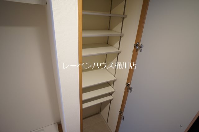ソレイユ・スクワール 収納