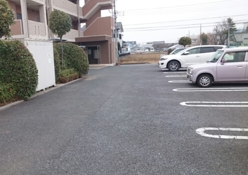 ブリアンコリーヌ 駐車場