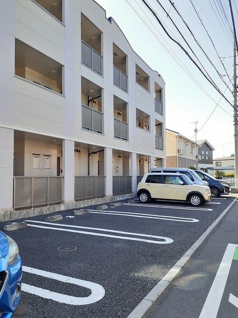 オーブソレイユ 駐車場