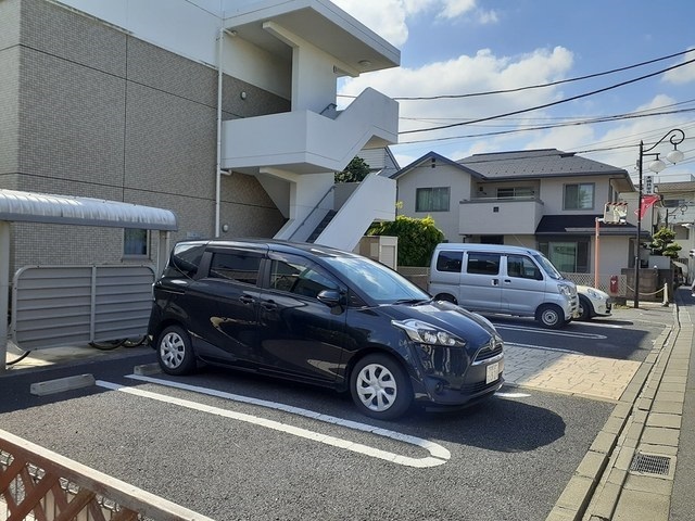 グリーン　ガーデン 駐車場