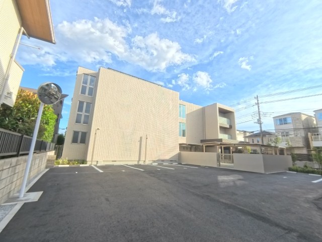 領家プライムコートⅡ 駐車場