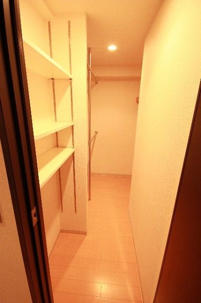 千葉県松戸市東松戸２丁目 収納