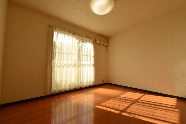 千葉県船橋市東船橋６丁目 リビング