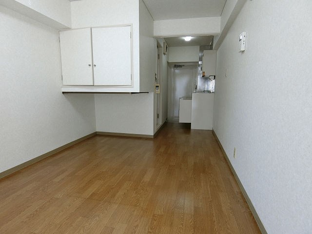 モア３ リビング