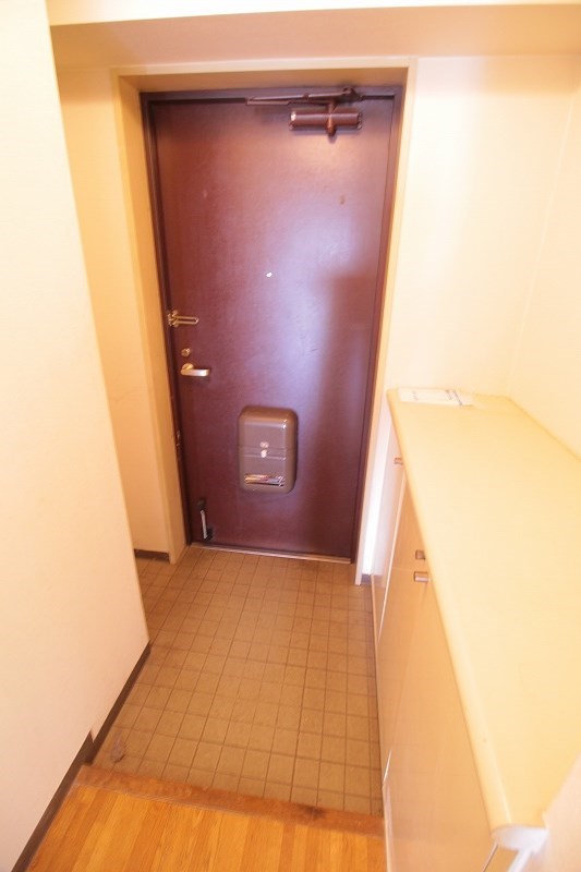 エステートシンサダ 玄関