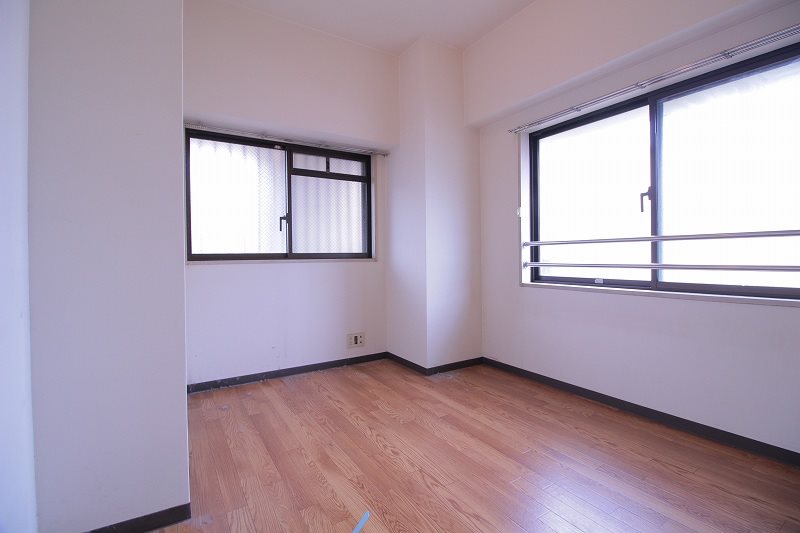 エステートシンサダ ベッドルーム