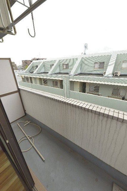千葉県船橋市本中山５丁目 ベランダ