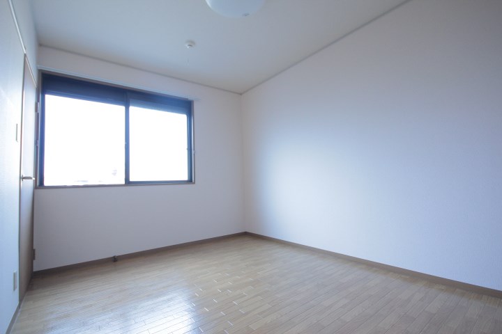 メゾンアローム ベッドルーム