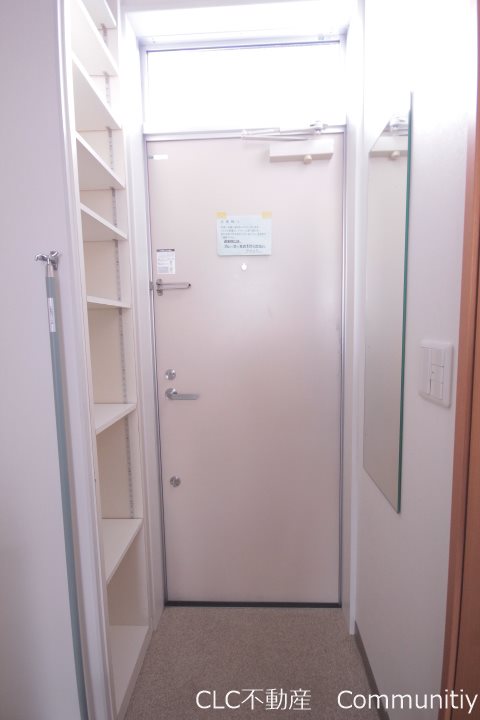 フローラ１ 玄関