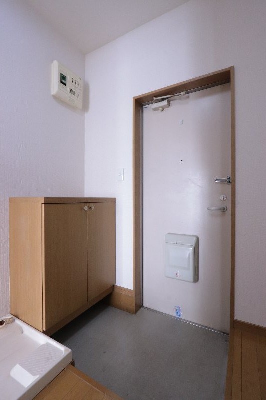 千葉県船橋市藤原１丁目 玄関