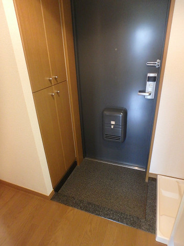 千葉県市川市行徳駅前１丁目 玄関