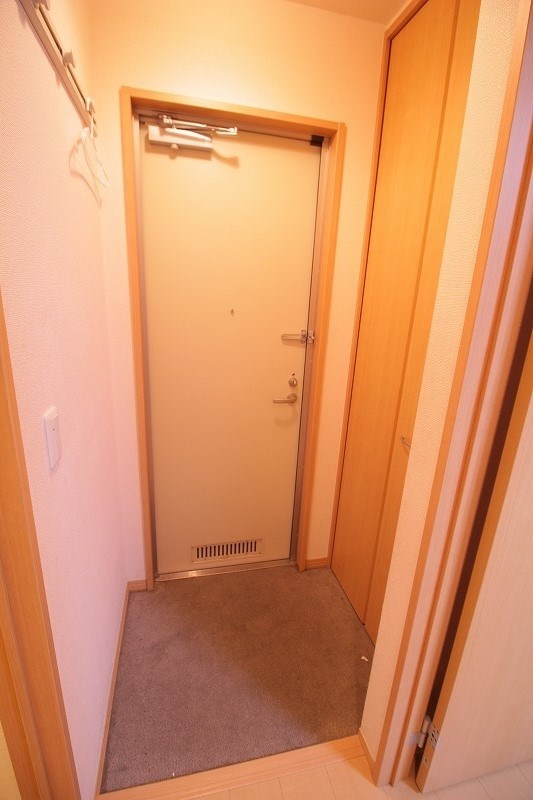 レグルスＩ 玄関