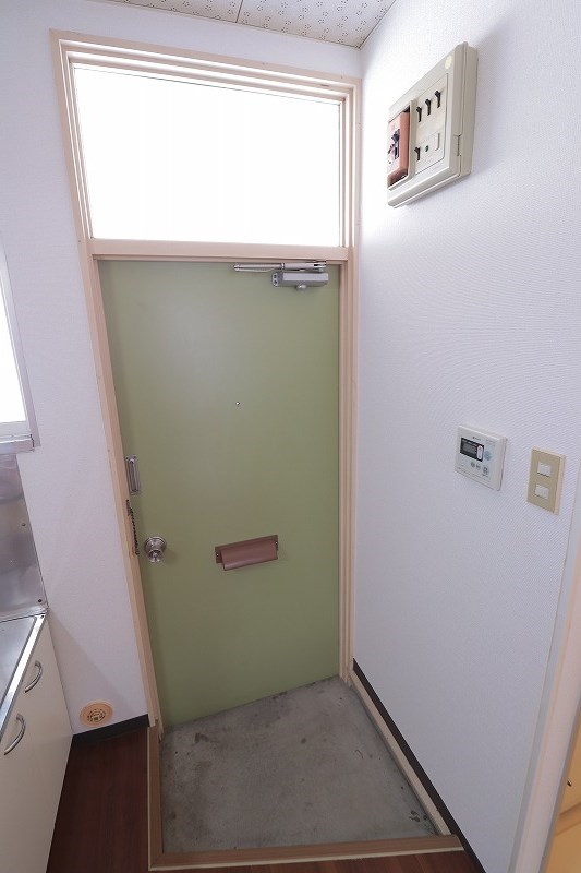 ジュネス行徳 玄関