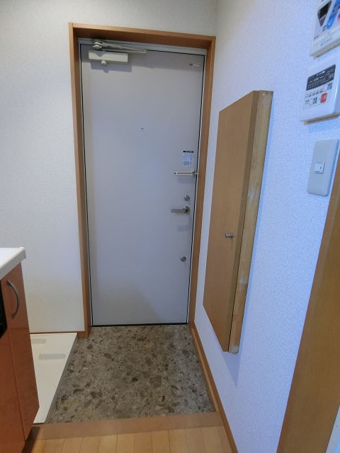 ファーストコーポラス９ 玄関