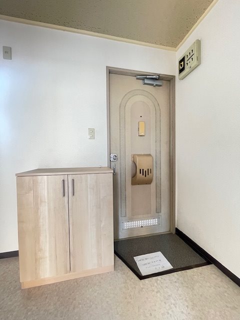 シャトー末広B 玄関