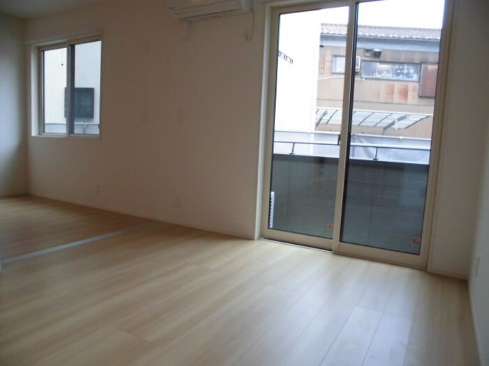 新川崎ヴィラージュA リビング