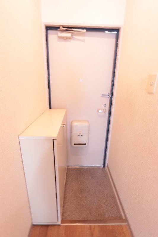 千葉県船橋市藤原５丁目 玄関