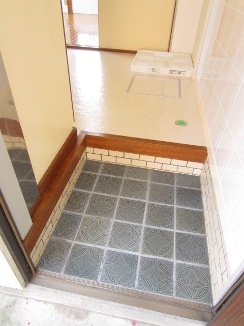 コープサカマキ 玄関