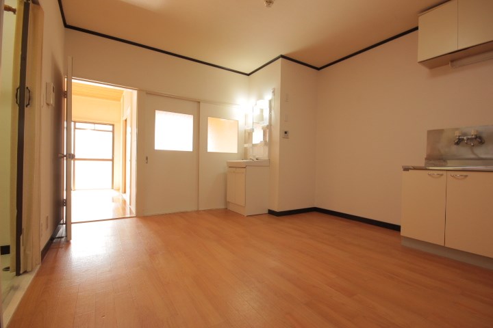 リリーパレスナルシマ リビング