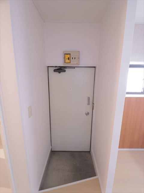 ハイネス加納 玄関