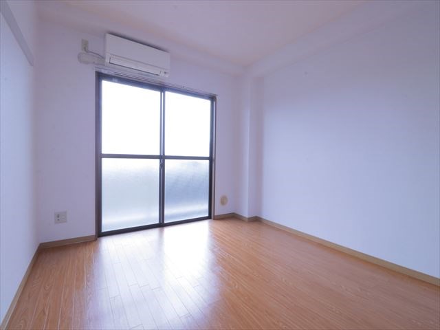 サンライズ三番館 ベッドルーム