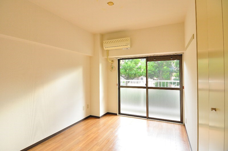 メゾンラフォーレⅡ ベッドルーム