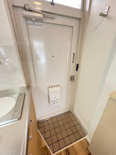 モア4 玄関