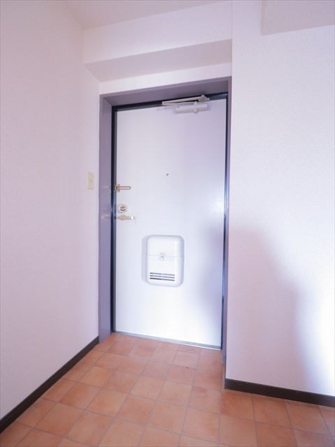 ケイエル市川 玄関