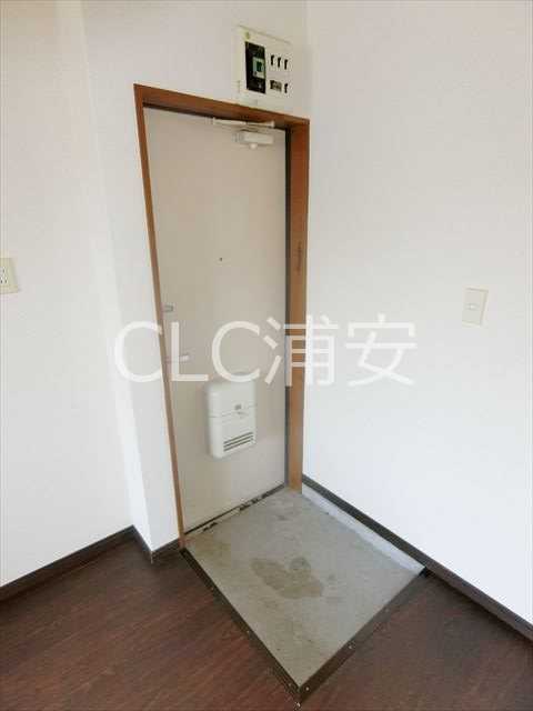 サンライズ静 玄関