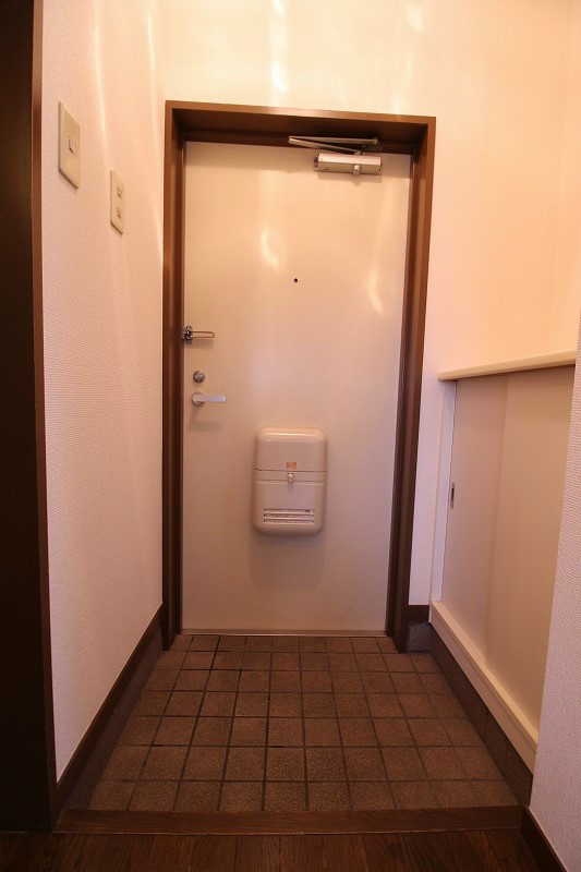 新潮通り一番館  玄関