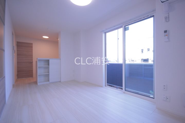 ディーグラシューズ リビング