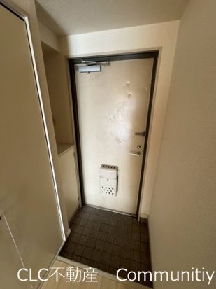 シャインドミール 玄関