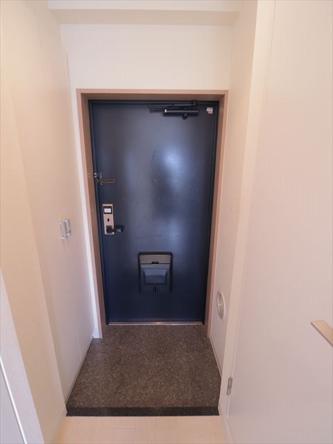 SOCIETY　SEASONS 玄関